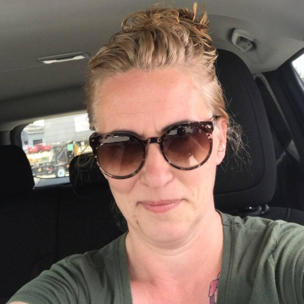 Meet your Posher, Hennie